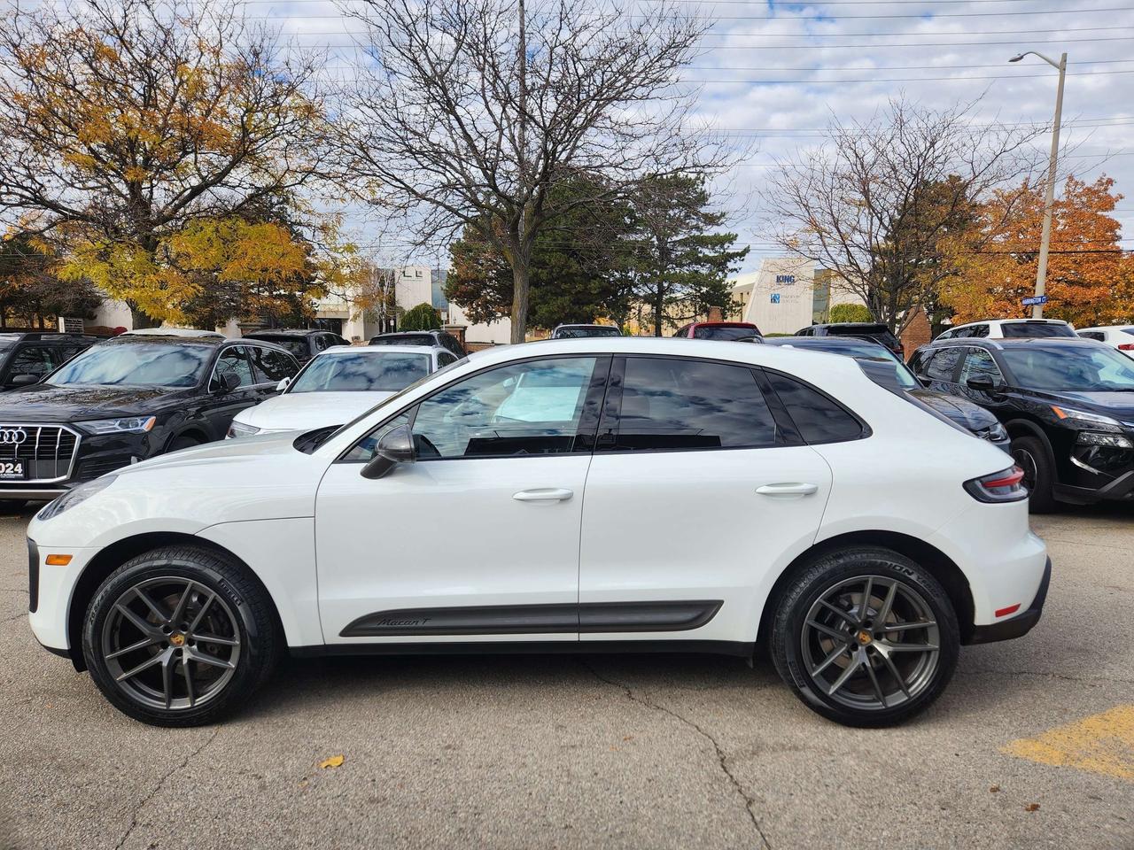 2024 Porsche Macan T AWD, PREMIUM PLUS,360 CAM, CARPLAY, SPORT CHRONO Photo