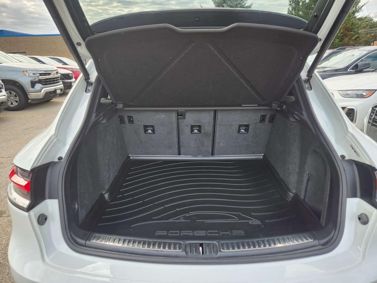 2024 Porsche Macan T AWD, PREMIUM PLUS,360 CAM, CARPLAY, SPORT CHRONO Photo