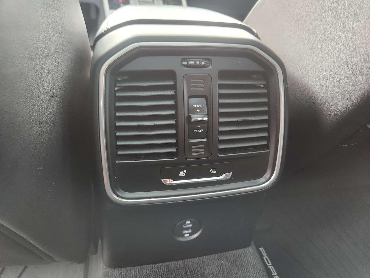 2024 Porsche Macan T AWD, PREMIUM PLUS,360 CAM, CARPLAY, SPORT CHRONO Photo