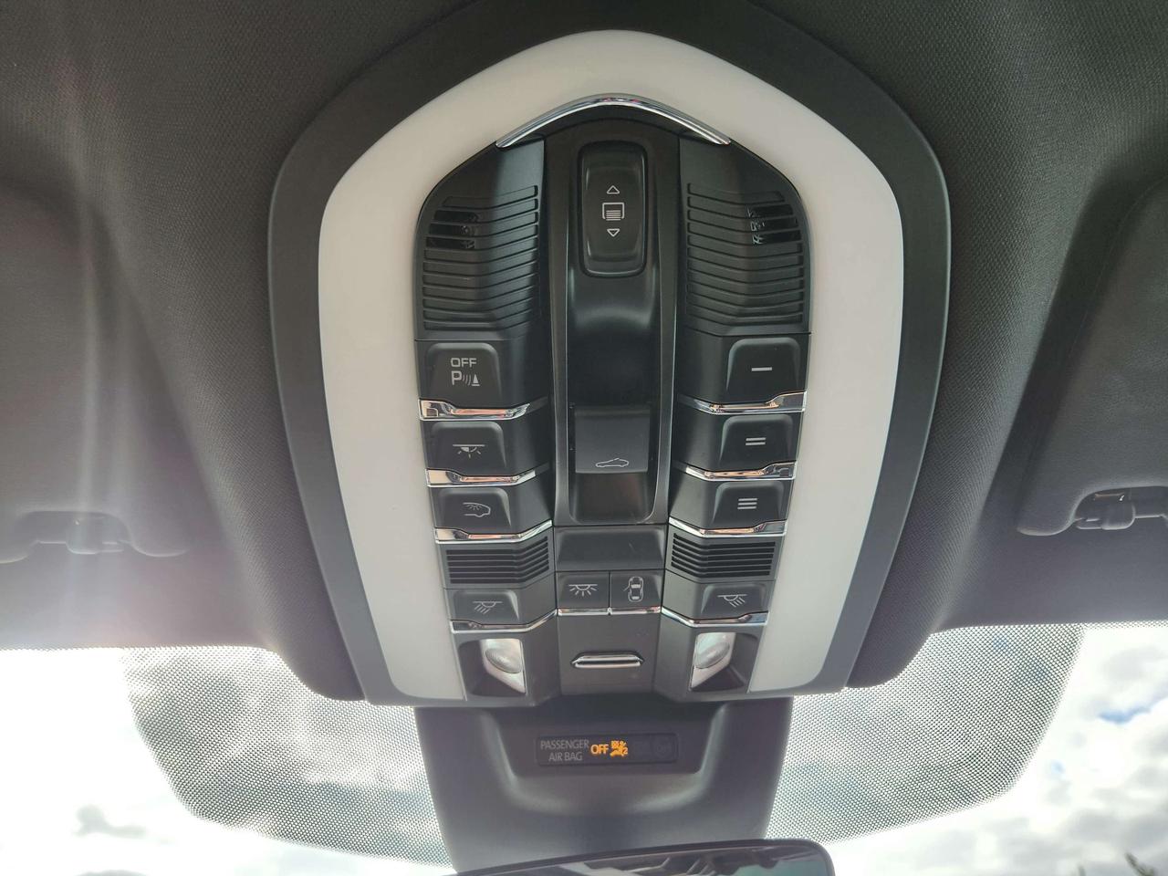 2024 Porsche Macan T AWD, PREMIUM PLUS,360 CAM, CARPLAY, SPORT CHRONO Photo