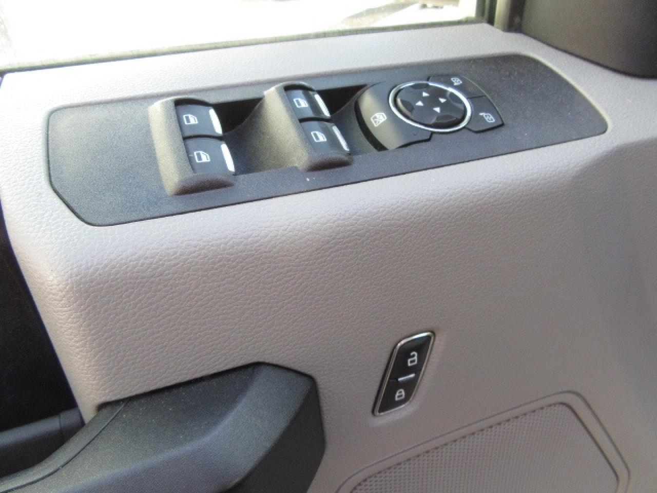 2021 Ford F-550 DIESEL CREW CAB 4X4 NEW SERVICE / UTILITY BODY Photo