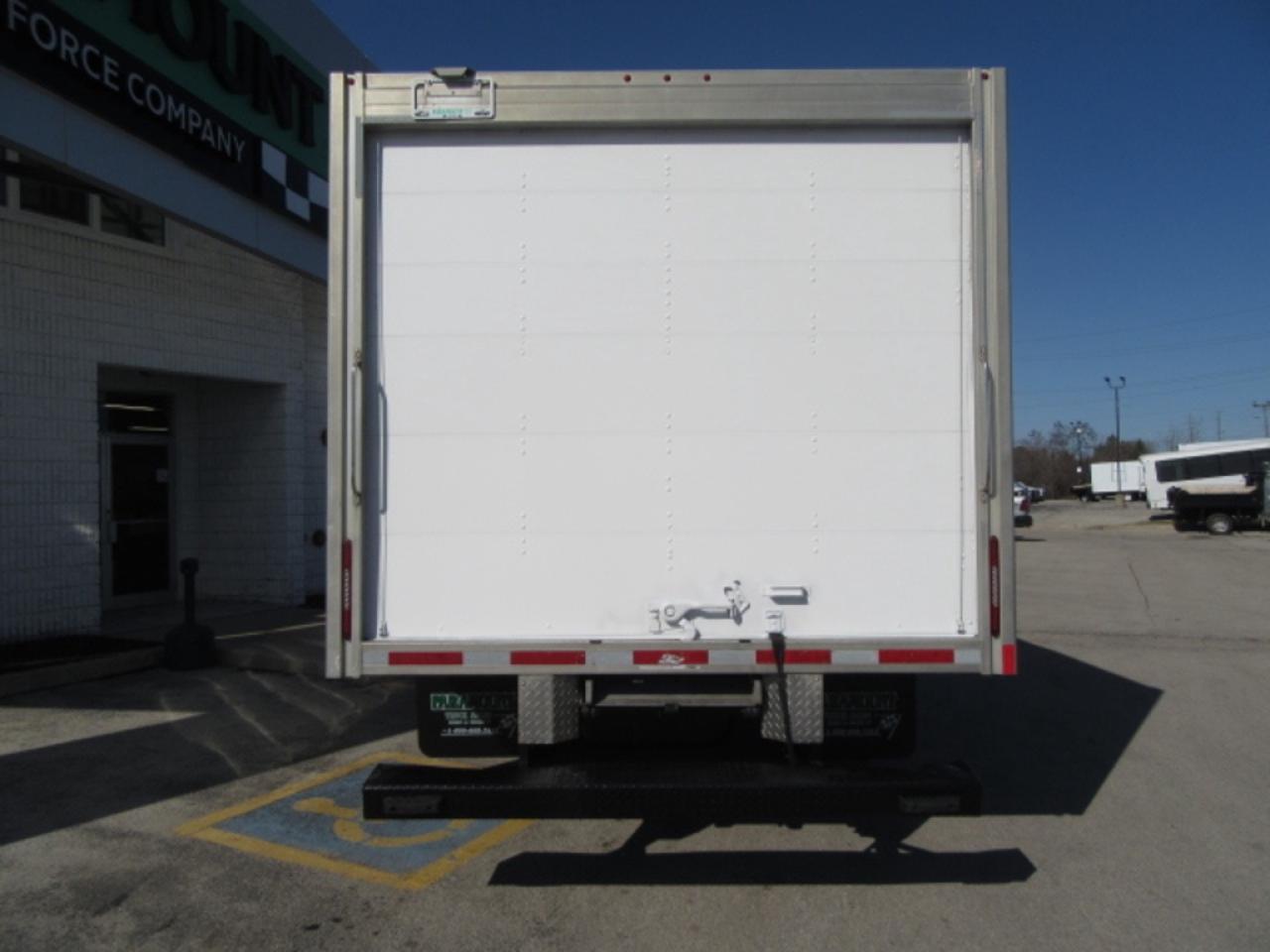 2022 Ford E-Series CUSTOM 18FT CUBE VAN HIGH BOX Photo