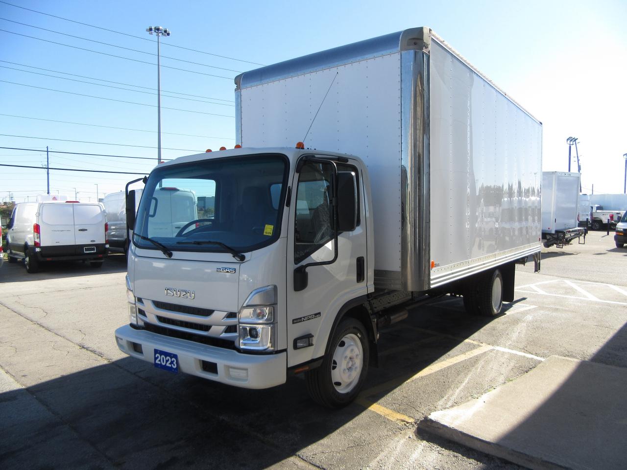 2023 Isuzu IsuzuNPR GAS 20FT HIGH & WIDE BOX POWER LIFT GATE Photo4