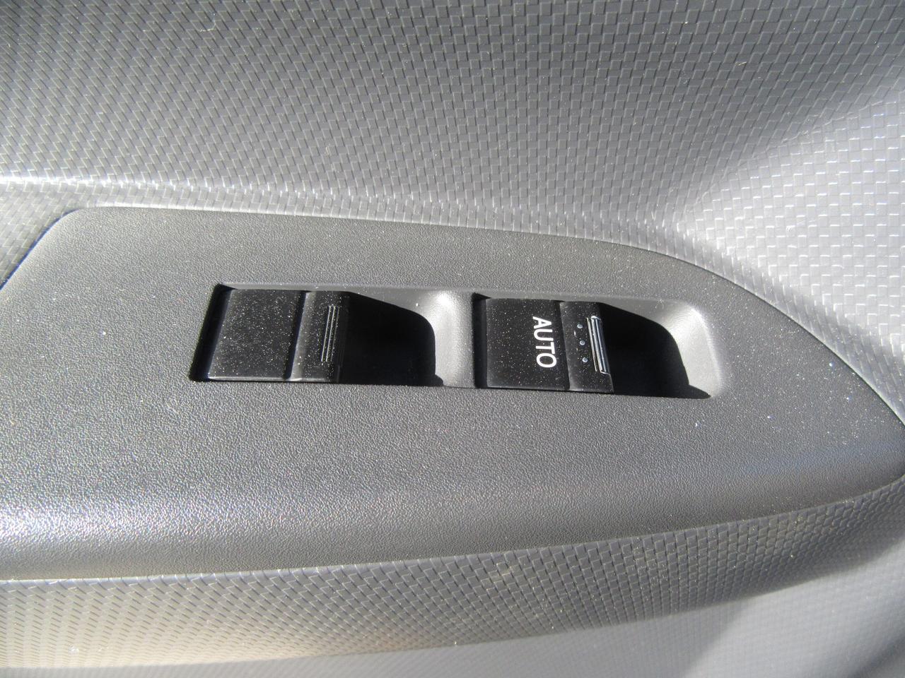 2023 Isuzu IsuzuNPR GAS 20FT HIGH & WIDE BOX POWER LIFT GATE Photo