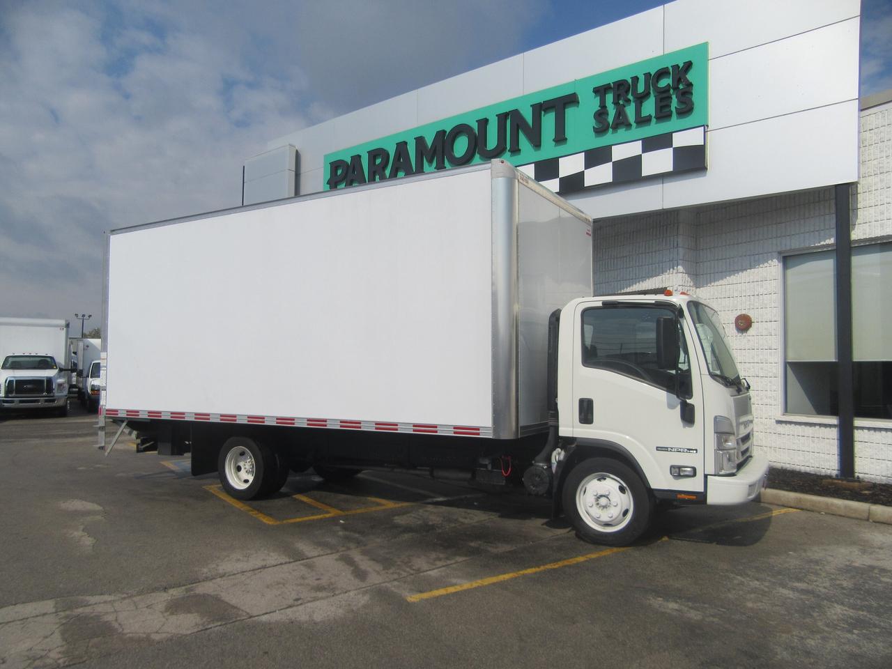 2023 Isuzu NPR GAS 20FT HIGH & WIDE BOX POWER LIFT GATE Photo