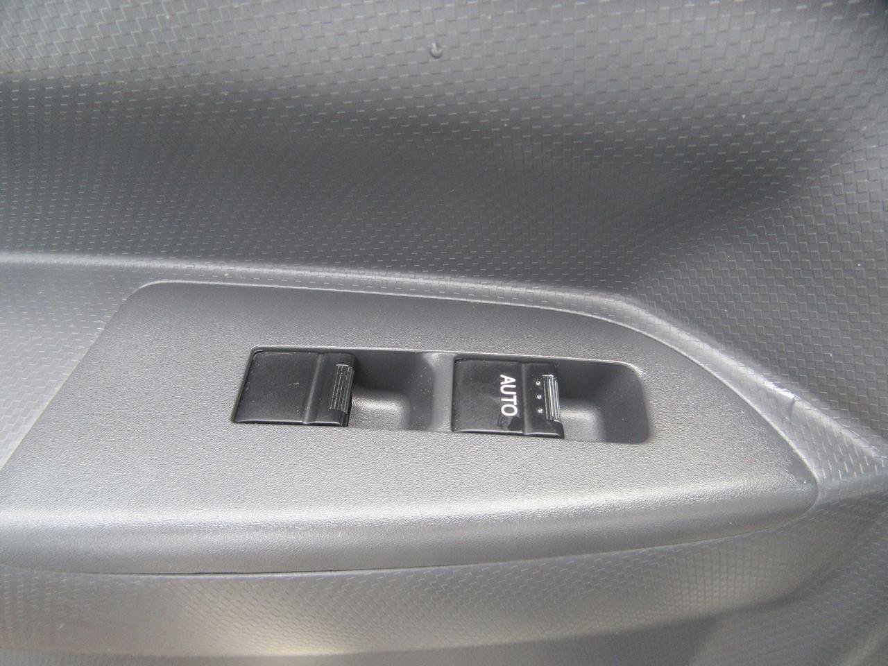 2023 Isuzu NPR GAS 20FT HIGH & WIDE BOX POWER LIFT GATE Photo