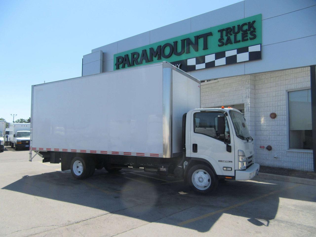 2023 Isuzu NPR GAS 20FT HIGH & WIDE BOX POWER LIFT GATE Photo0