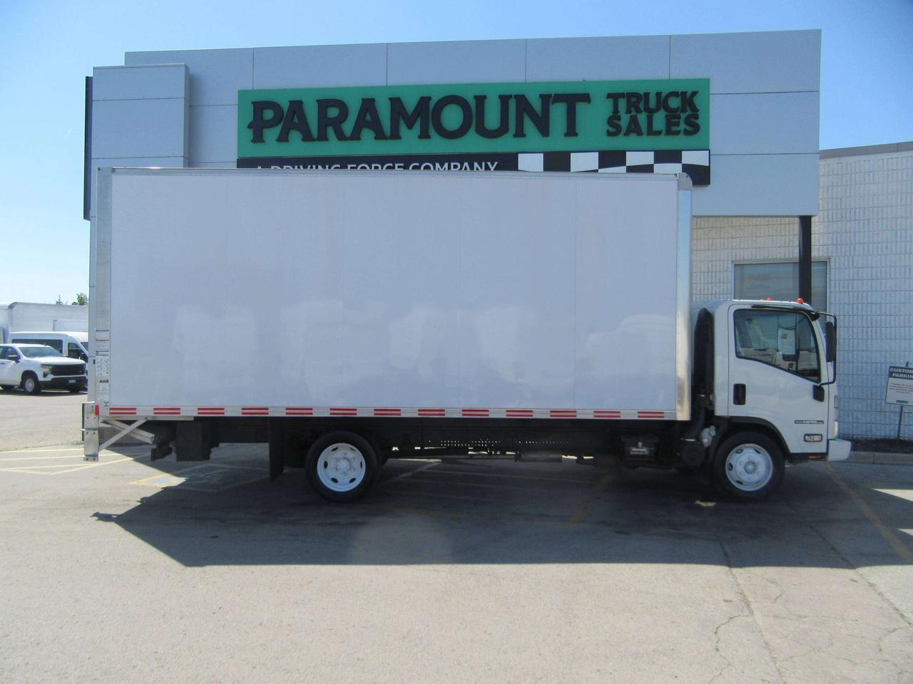 2023 Isuzu NPR GAS 20FT HIGH & WIDE BOX POWER LIFT GATE Photo