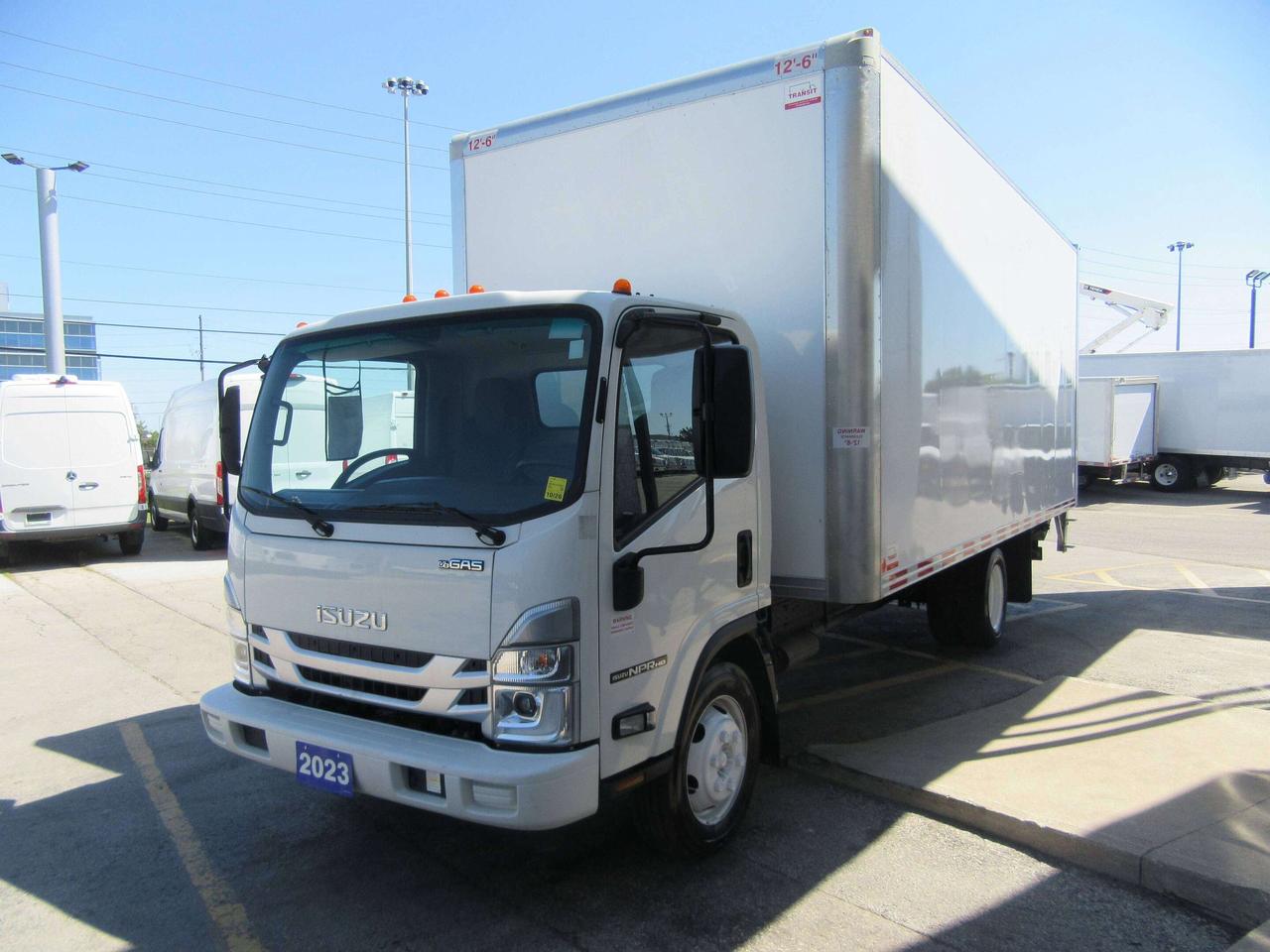 2023 Isuzu NPR GAS 20FT HIGH & WIDE BOX POWER LIFT GATE Photo