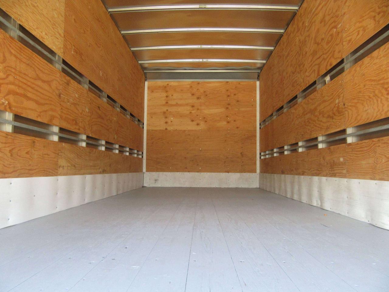 2023 Isuzu NPR GAS 20FT HIGH & WIDE BOX POWER LIFT GATE Photo
