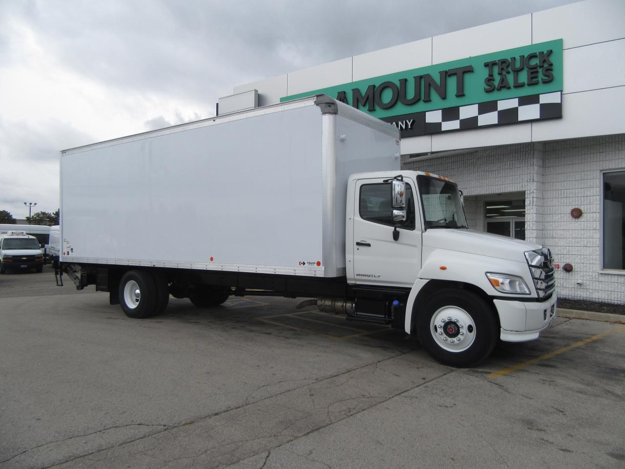 2023 Hino L7 WITH 26FT BOX LARGE ALUMINUM POWER LIFTGATE & RAMP Photo0