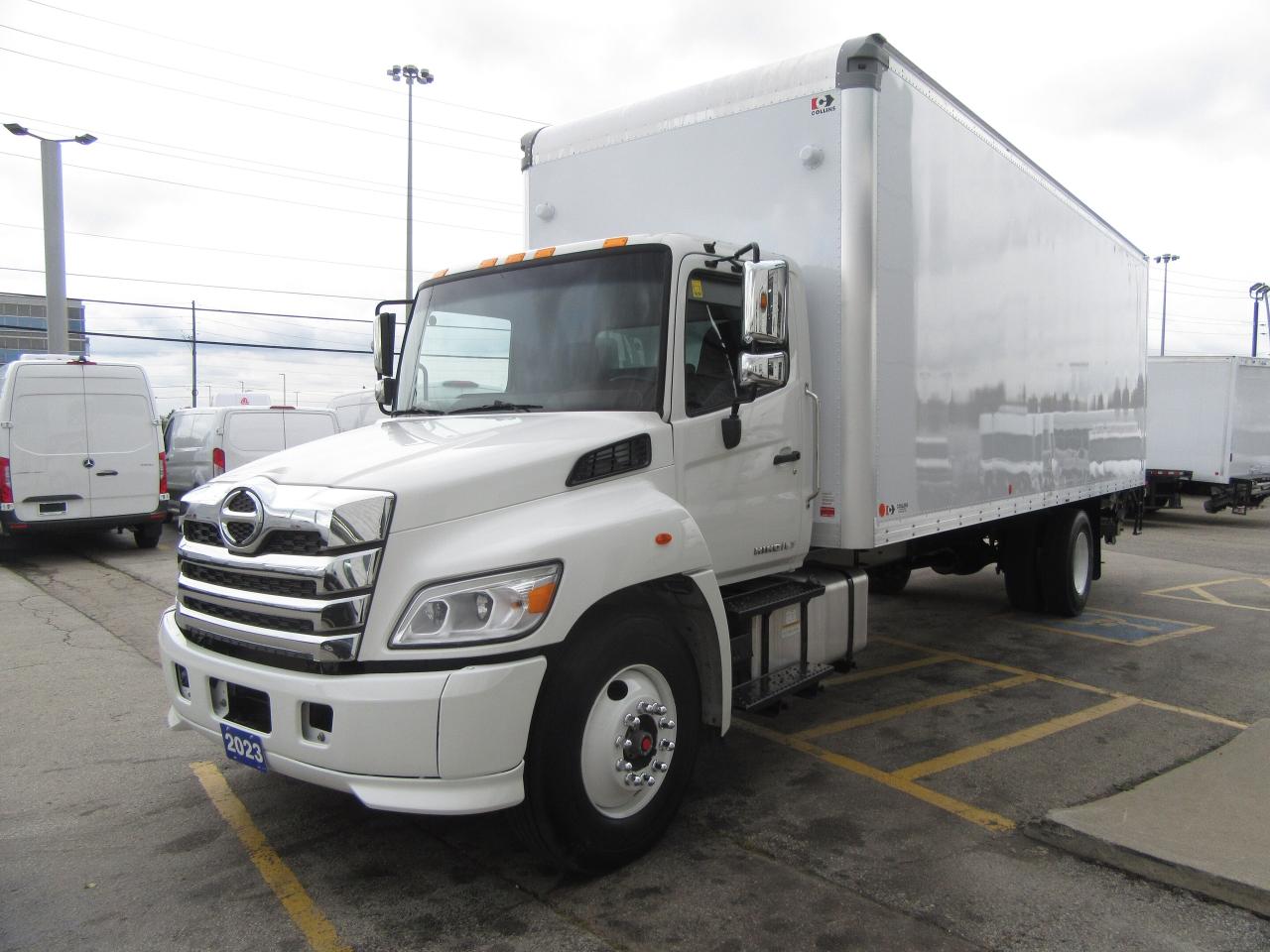 2023 Hino L7 WITH 26FT BOX LARGE ALUMINUM POWER LIFTGATE & RAMP Photo