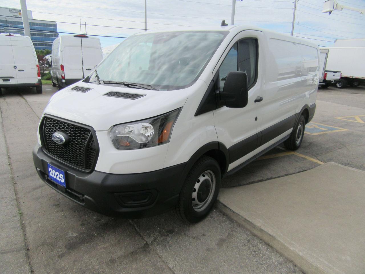 2025 Ford Transit T-150 LOWROOF 130 WB CARGO VAN Photo