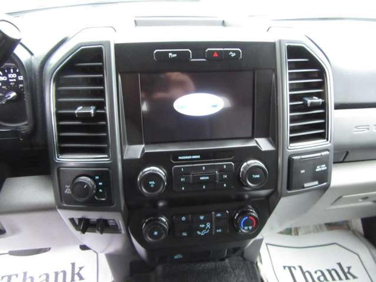 2024 Ford F-250 GAS CREW CAB 4X4 XLT 6.8FT BOX NEW HI-RAIL PACKAGE Photo