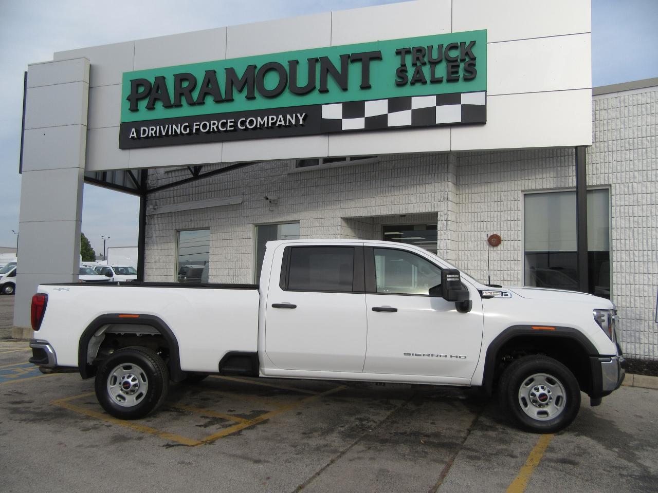 2024 GMC 2500 GAS CREW CAB 4X4 8FT LONG BOX PRO PACKAGE Photo