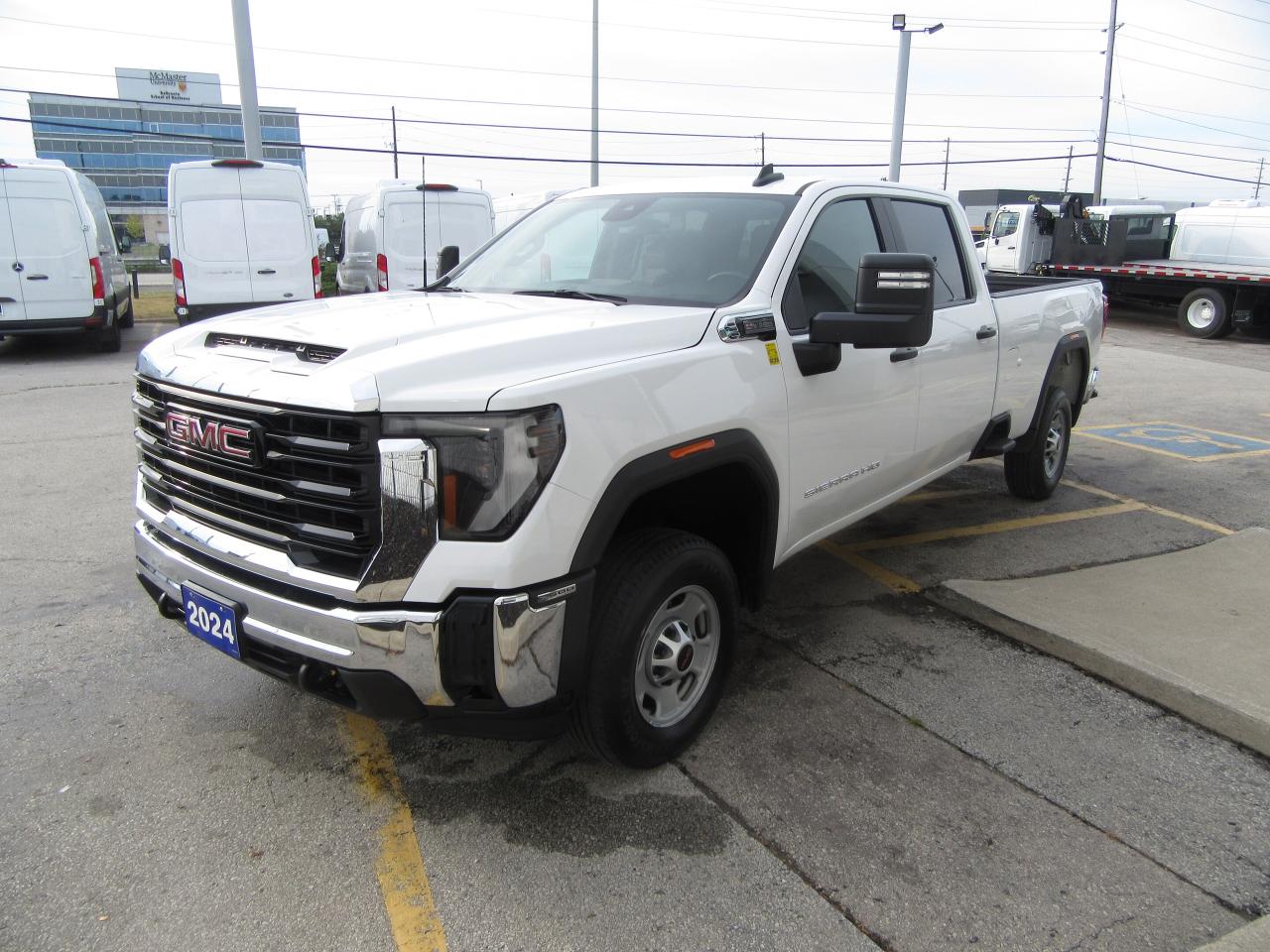 2024 GMC 2500 GAS CREW CAB 4X4 8FT LONG BOX Photo4