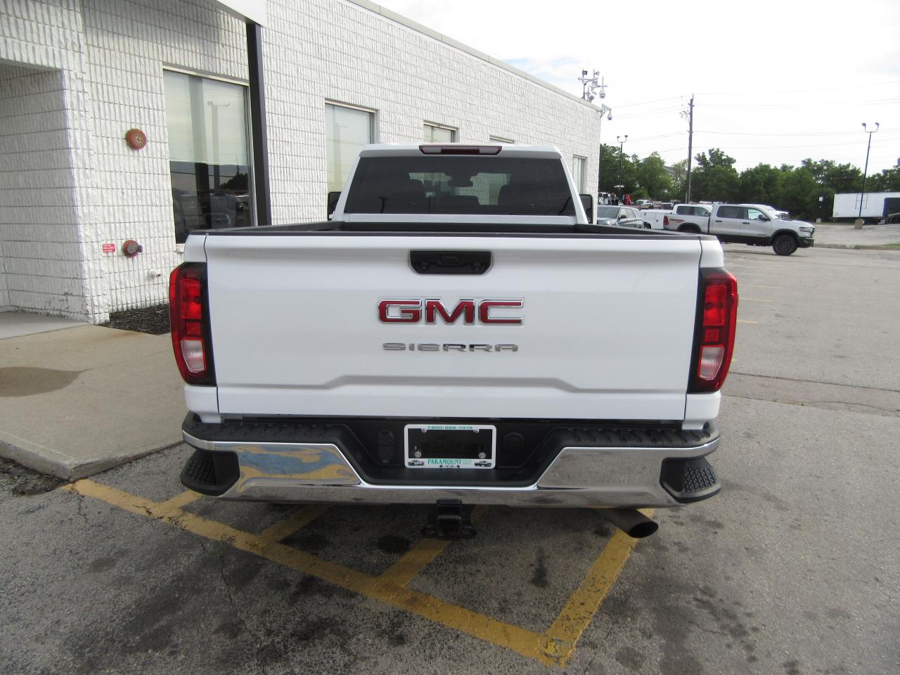 2024 GMC 2500 GAS CREW CAB 4X4 8FT LONG BOX PRO PACKAGE Photo