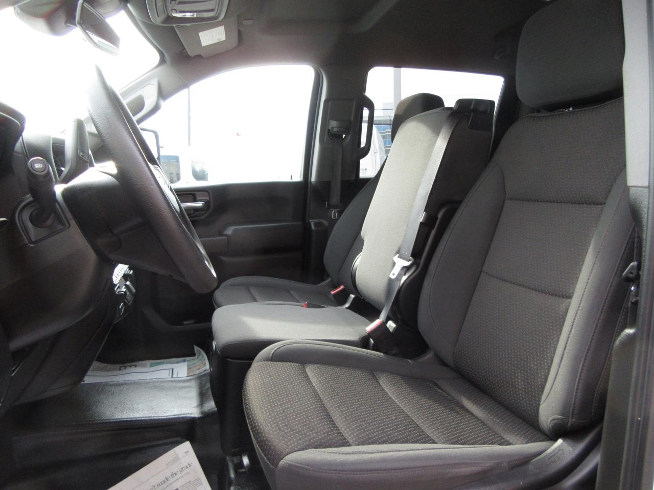 2024 GMC 2500 GAS CREW CAB 4X4 8FT LONG BOX Photo