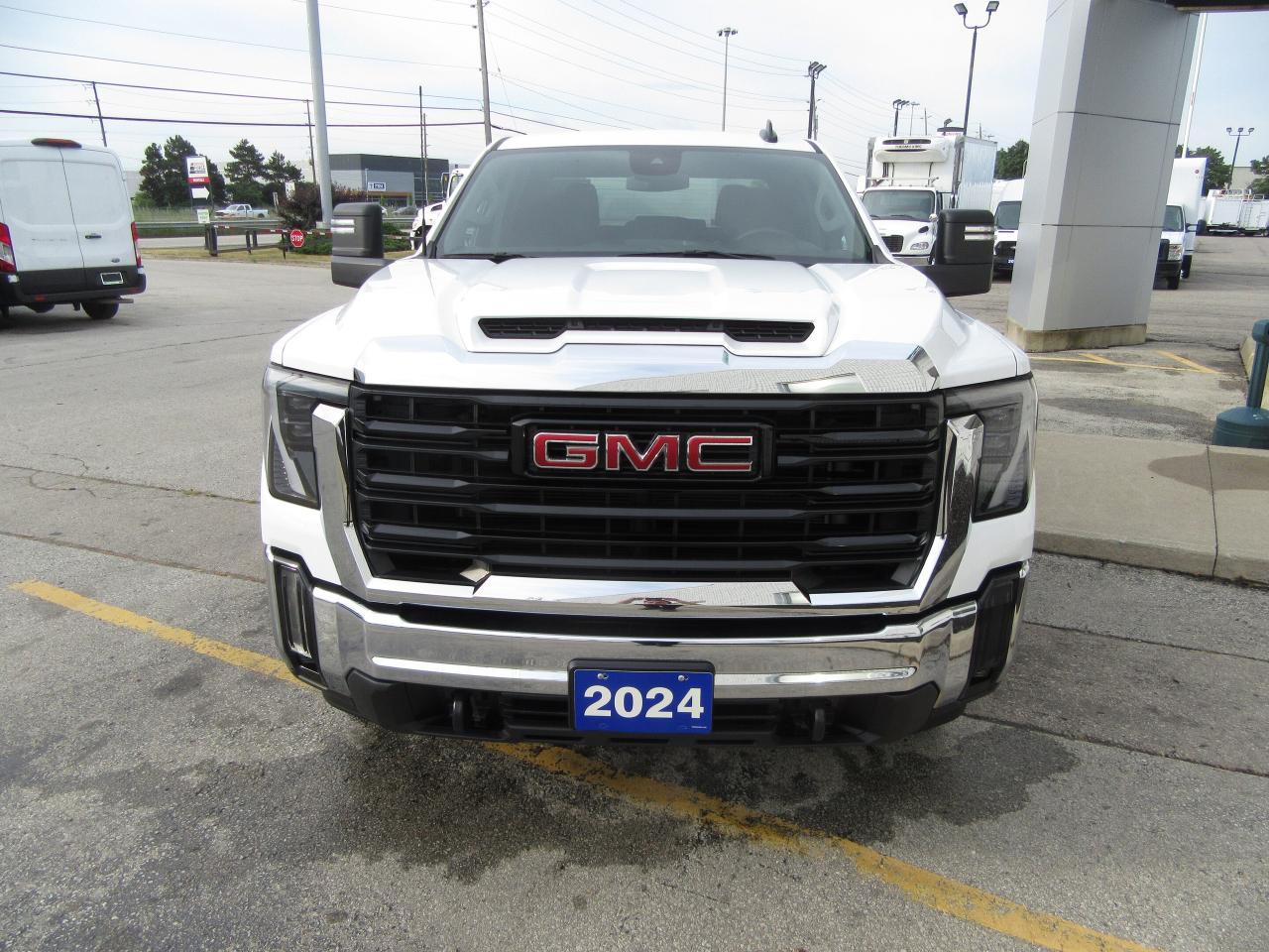 2024 GMC 2500 GAS CREW CAB 4X4 8FT LONG BOX PRO PACKAGE Photo