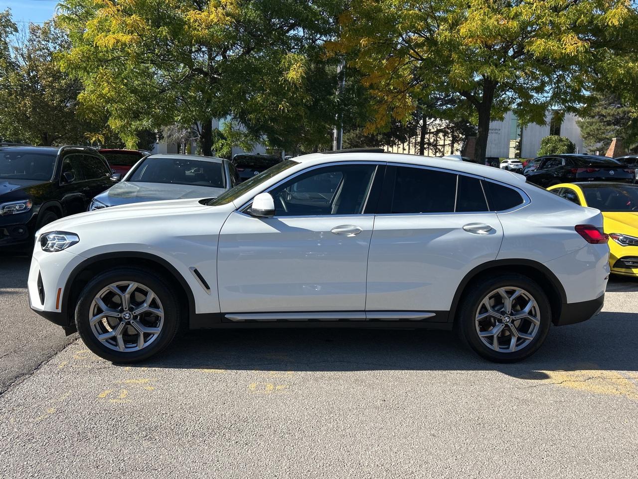 2025 BMW X4 HEADS UP DISPLAY, CARPLAY, PANOROOF,AMBIENT LIGHTS Photo