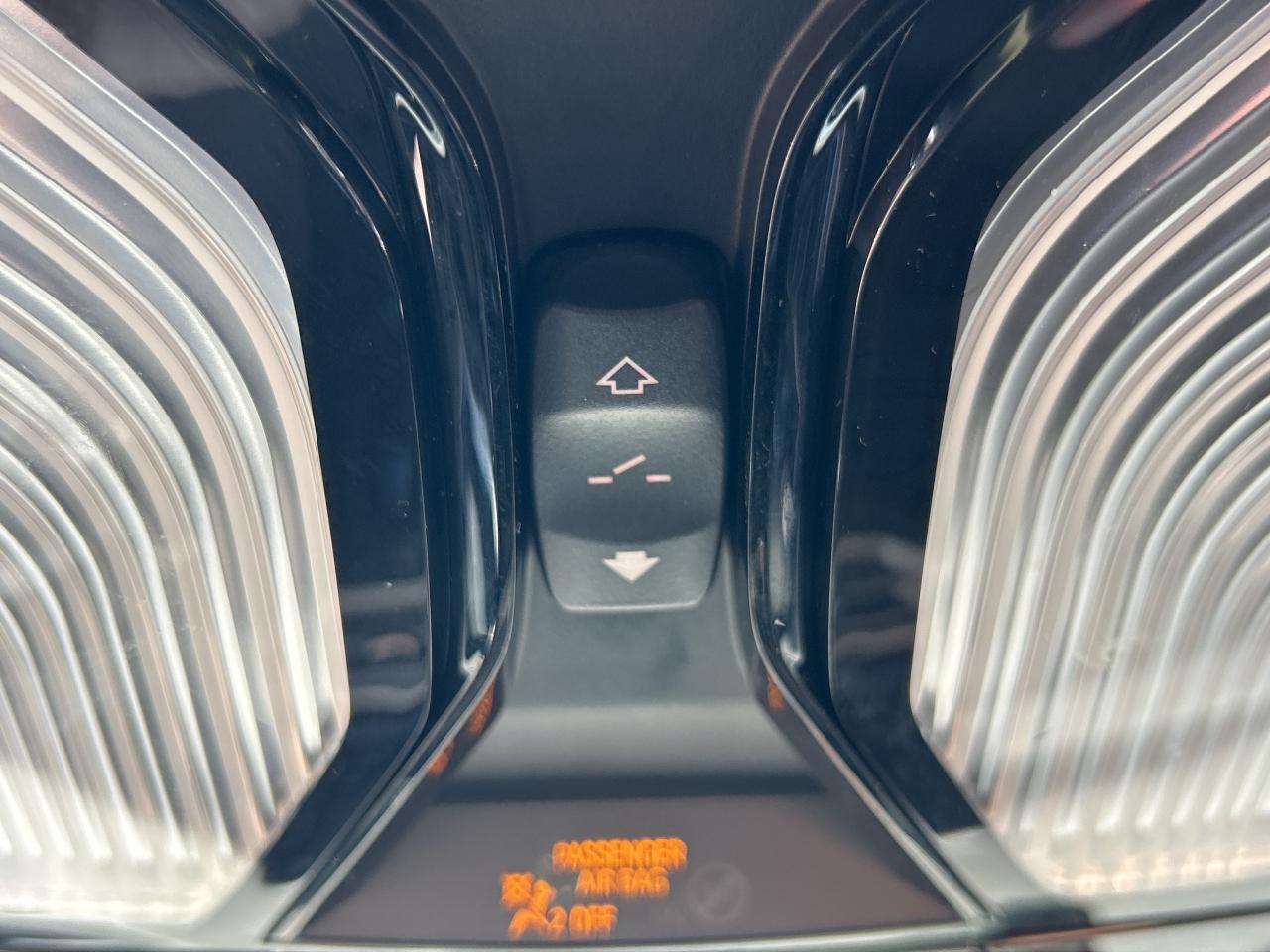 2025 BMW X4 HEADS UP DISPLAY, CARPLAY, PANOROOF,AMBIENT LIGHTS Photo