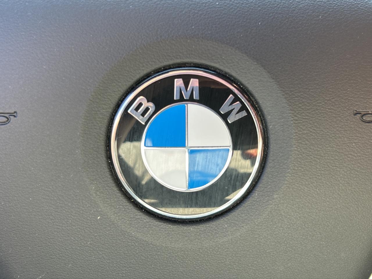 2025 BMW X4 HEADS UP DISPLAY, CARPLAY, PANOROOF,AMBIENT LIGHTS Photo