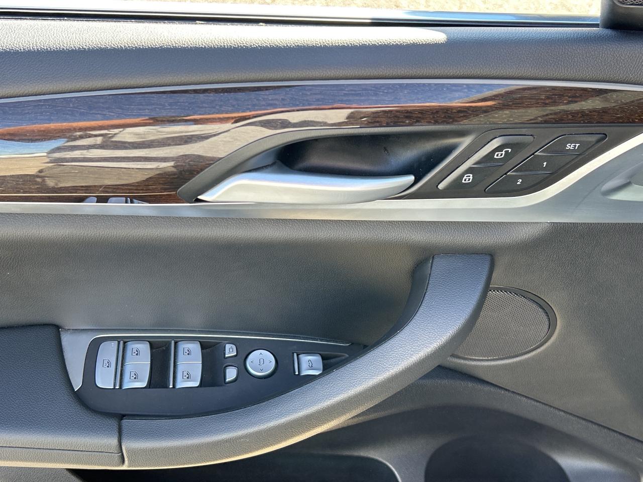 2025 BMW X4 HEADS UP DISPLAY, CARPLAY, PANOROOF,AMBIENT LIGHTS Photo