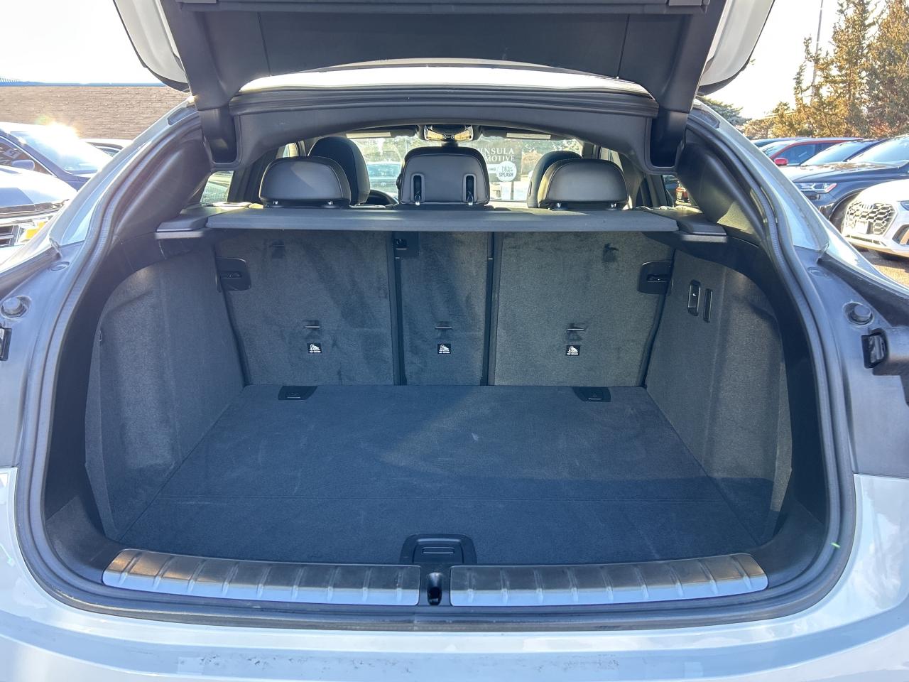 2025 BMW X4 HEADS UP DISPLAY, CARPLAY, PANOROOF,AMBIENT LIGHTS Photo4