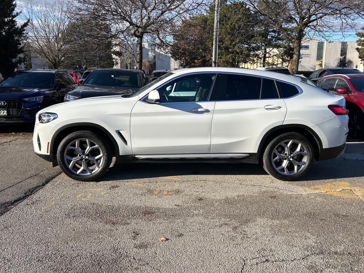 2025 BMW X4 HEADS UP DISPLAY, CARPLAY, PANOROOF,AMBIENT LIGHTS Photo