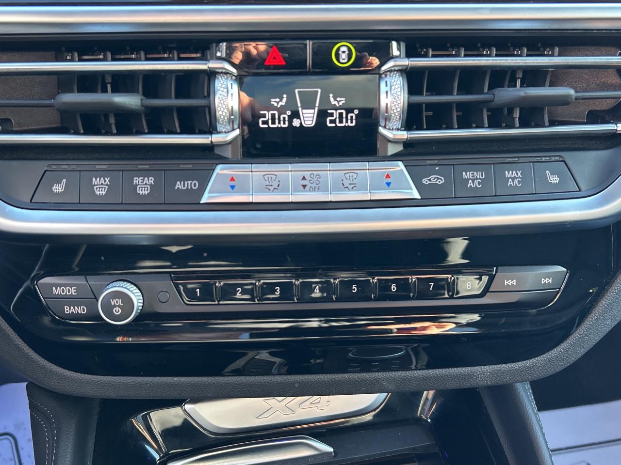 2025 BMW X4 HEADS UP DISPLAY, CARPLAY, PANOROOF,AMBIENT LIGHTS Photo