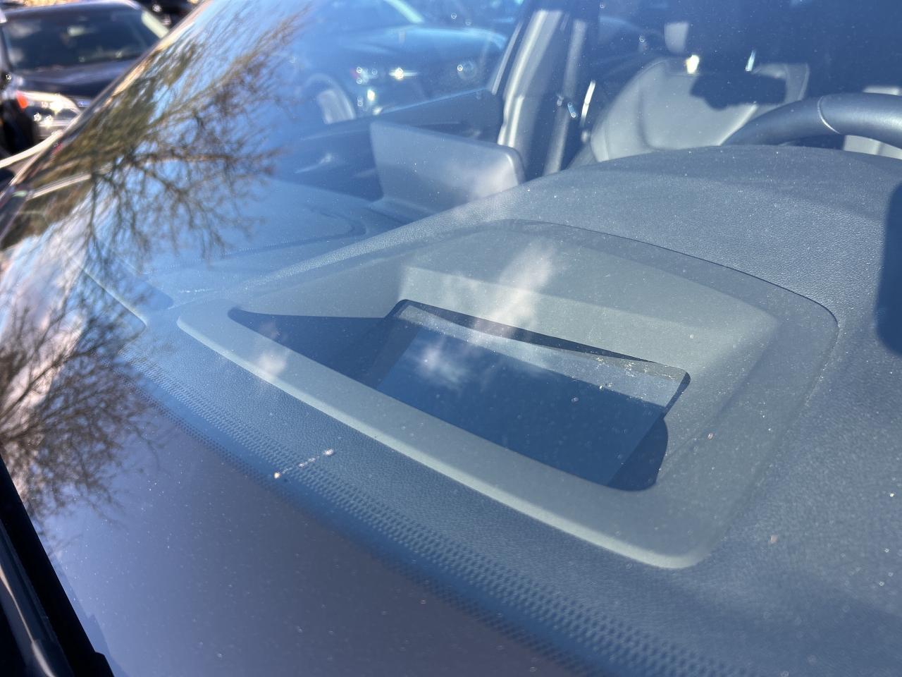 2025 BMW X4 HEADS UP DISPLAY, CARPLAY, PANOROOF,AMBIENT LIGHTS Photo