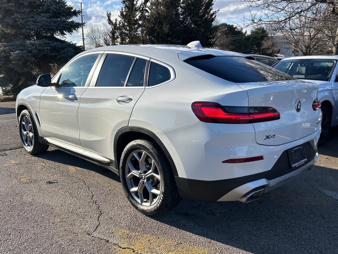 2025 BMW X4 HEADS UP DISPLAY, CARPLAY, PANOROOF,AMBIENT LIGHTS Photo