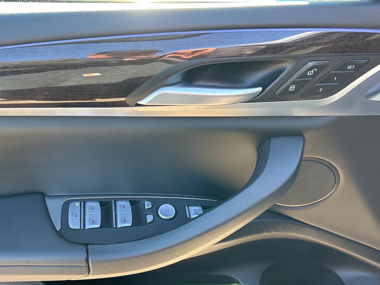 2025 BMW X4 HEADS UP DISPLAY, CARPLAY, PANOROOF,AMBIENT LIGHTS Photo