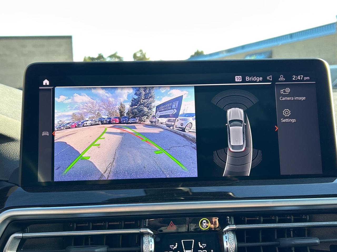 2025 BMW X4 HEADS UP DISPLAY, CARPLAY, PANOROOF,AMBIENT LIGHTS Photo