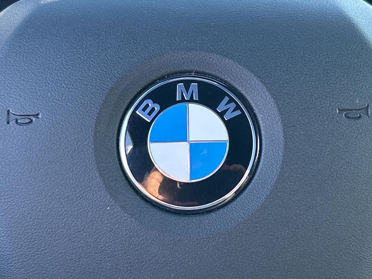 2025 BMW X4 HEADS UP DISPLAY, CARPLAY, PANOROOF,AMBIENT LIGHTS Photo