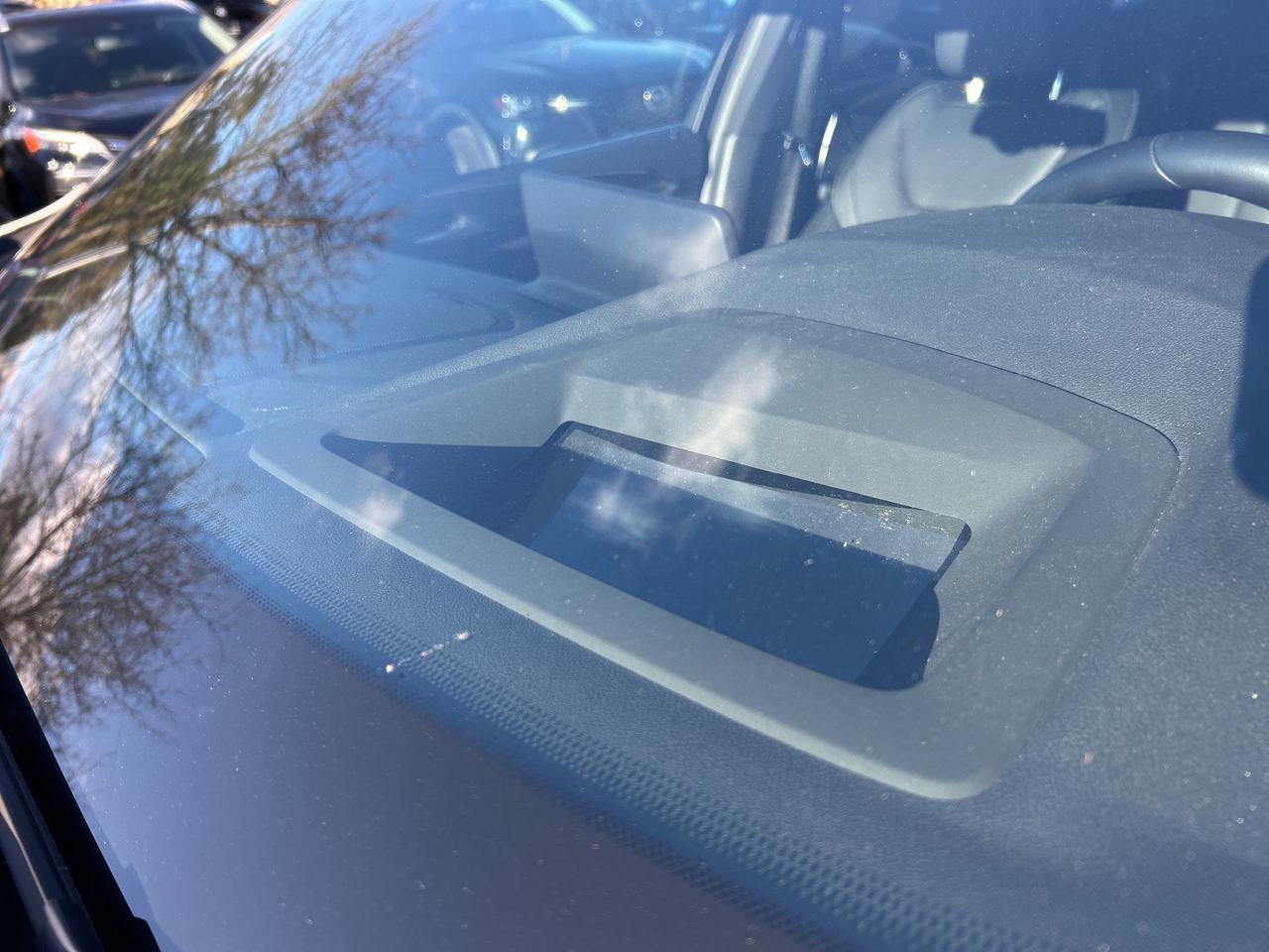 2025 BMW X4 HEADS UP DISPLAY, CARPLAY, PANOROOF,AMBIENT LIGHTS Photo