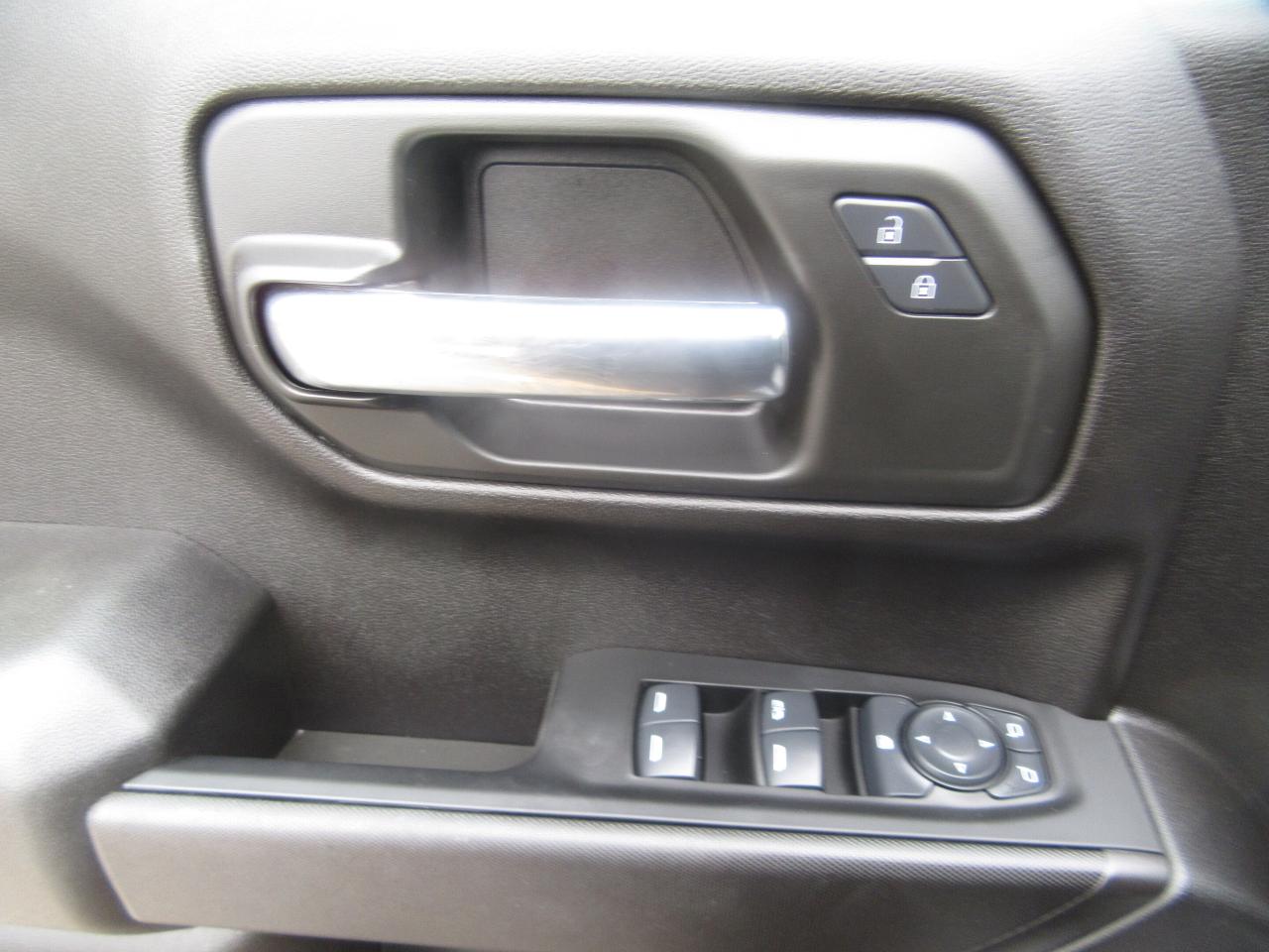 2024 Chevrolet Chevrolet1500 SILVERADO CREW CAB 4X4 Photo