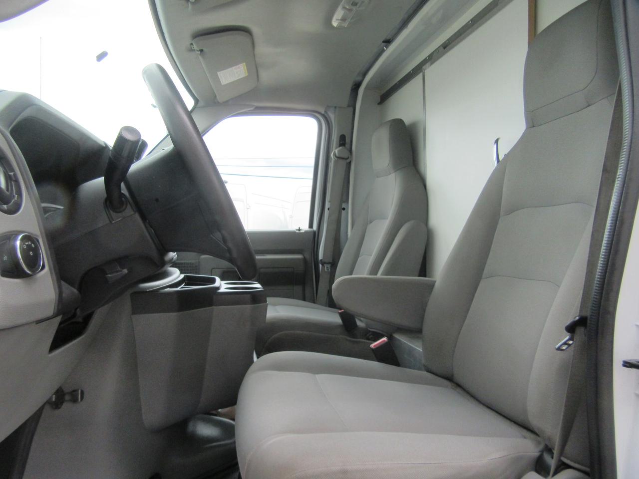 2022 Ford E-450 18FT CUSTOM ALUMINUM BOX Photo