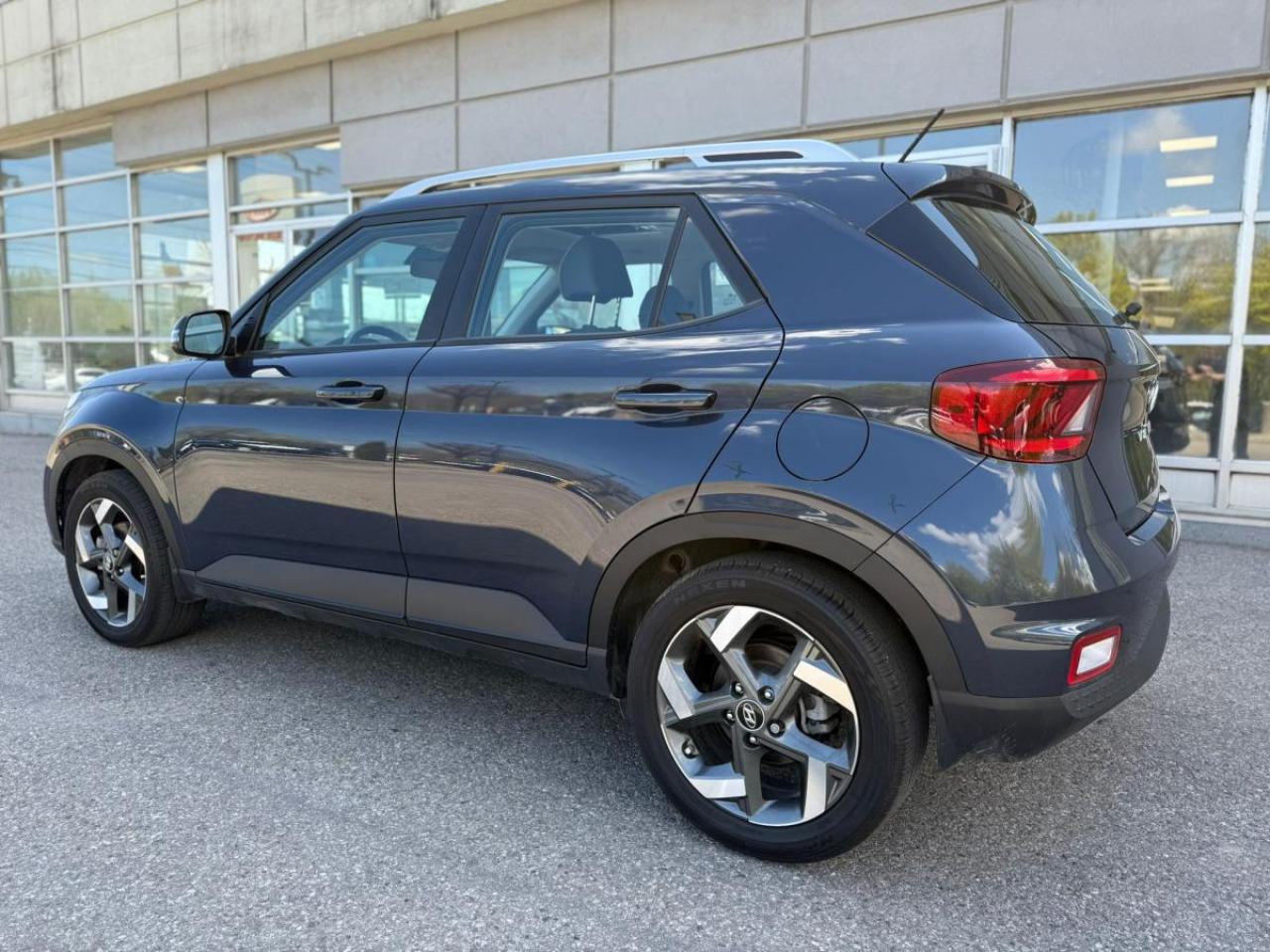 2024 Hyundai Venue Ultimate Photo4