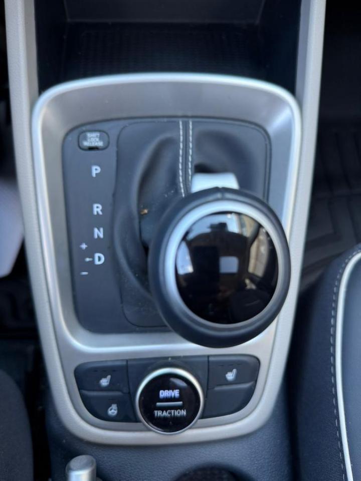 2024 Hyundai Venue Ultimate Photo