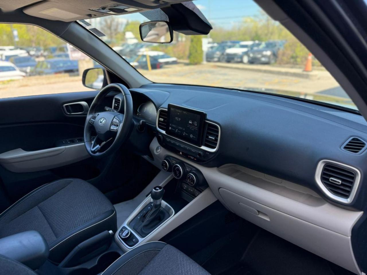 2024 Hyundai Venue Ultimate Photo