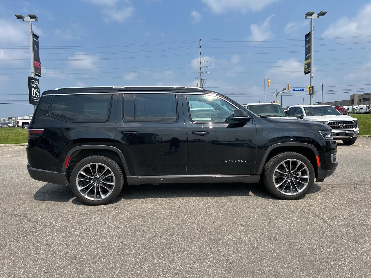 2022 Jeep Wagoneer Series III 4x4 Photo