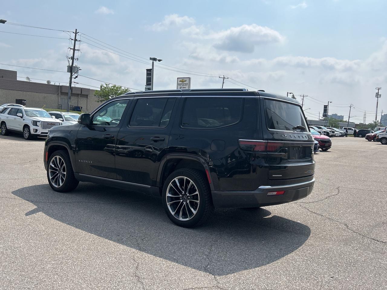 2022 Jeep Wagoneer Series III 4x4 Photo