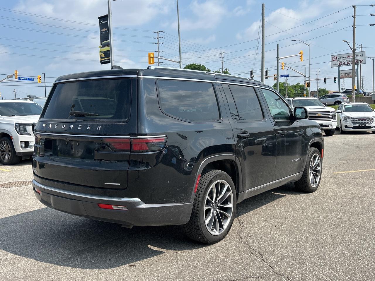 2022 Jeep Wagoneer Series III 4x4 Photo4