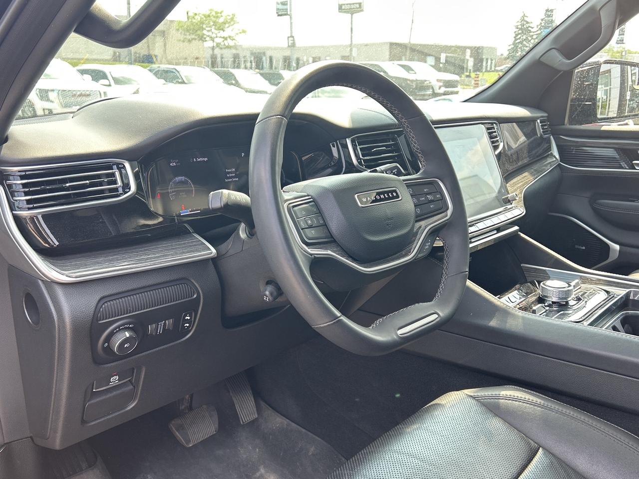 2022 Jeep Wagoneer Series III 4x4 Photo