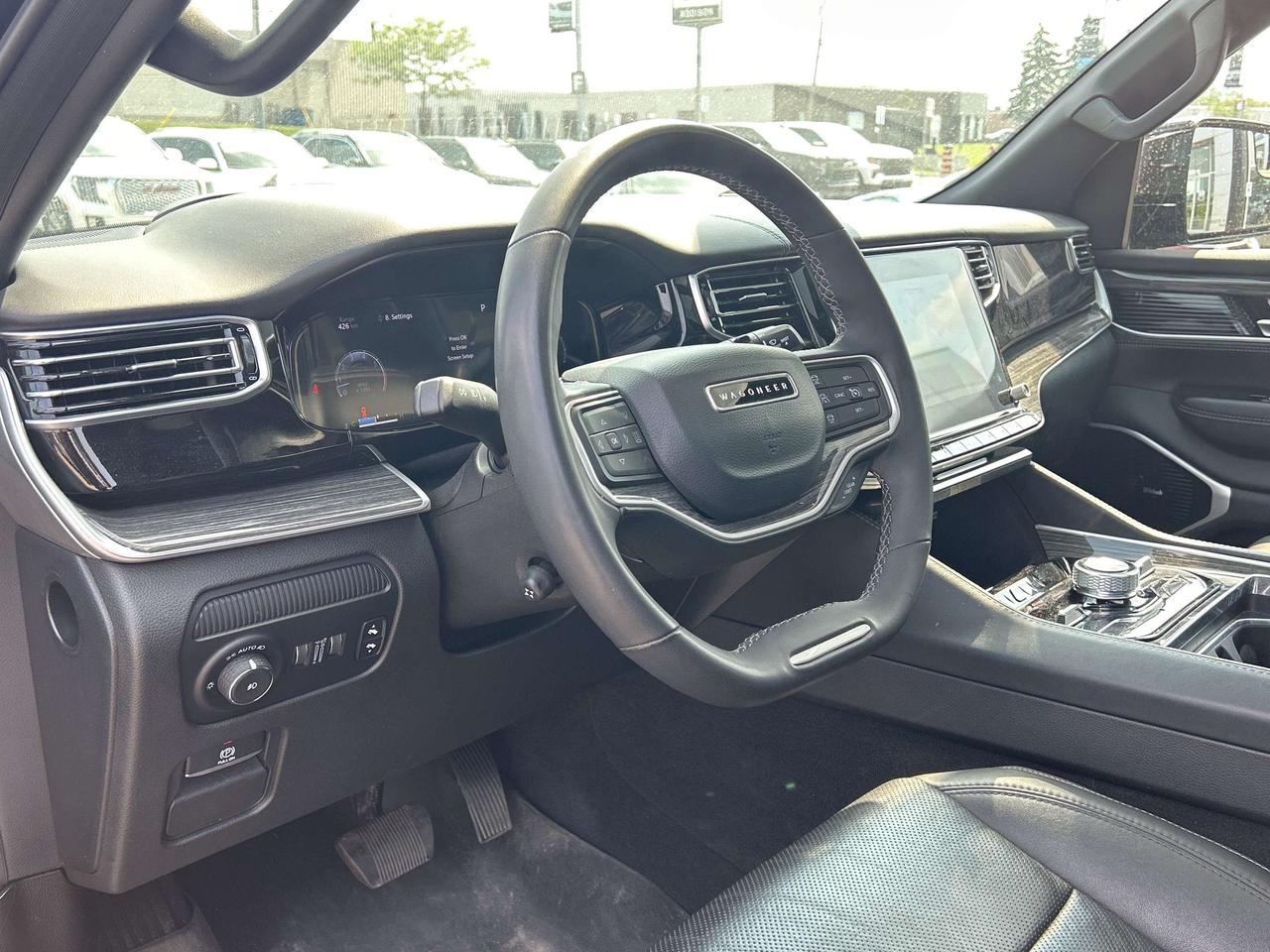 2022 Jeep Wagoneer Series III 4x4 Photo