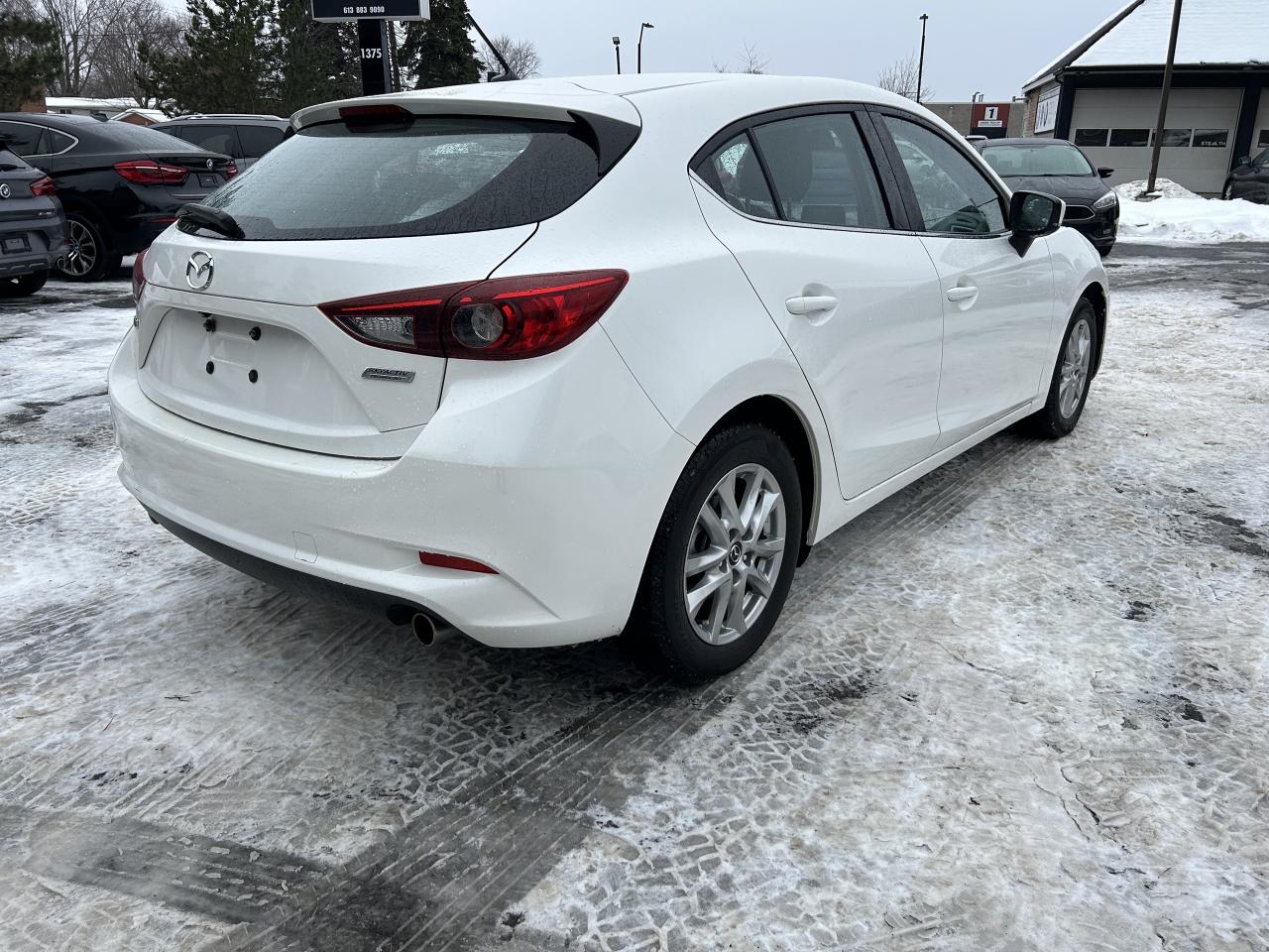 2017 Mazda Mazda3 Sport GS ONE OWNER Photo4