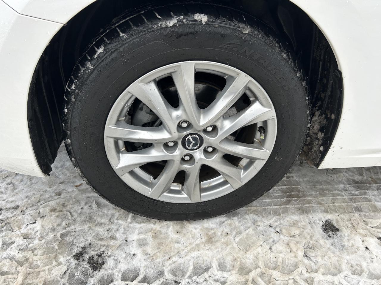 2017 Mazda Mazda3 Sport GS ONE OWNER Photo