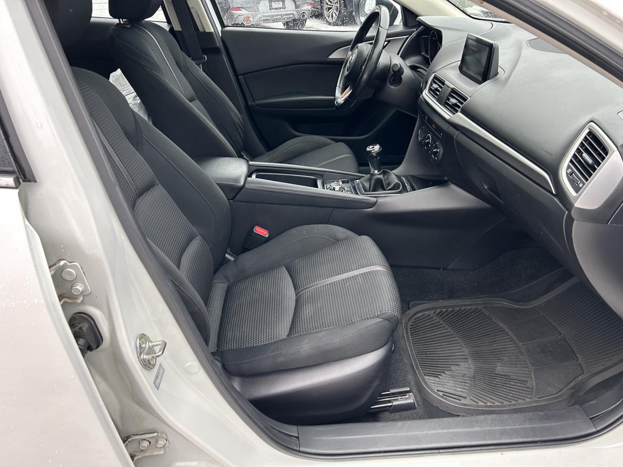 2017 Mazda Mazda3 Sport GS ONE OWNER Photo