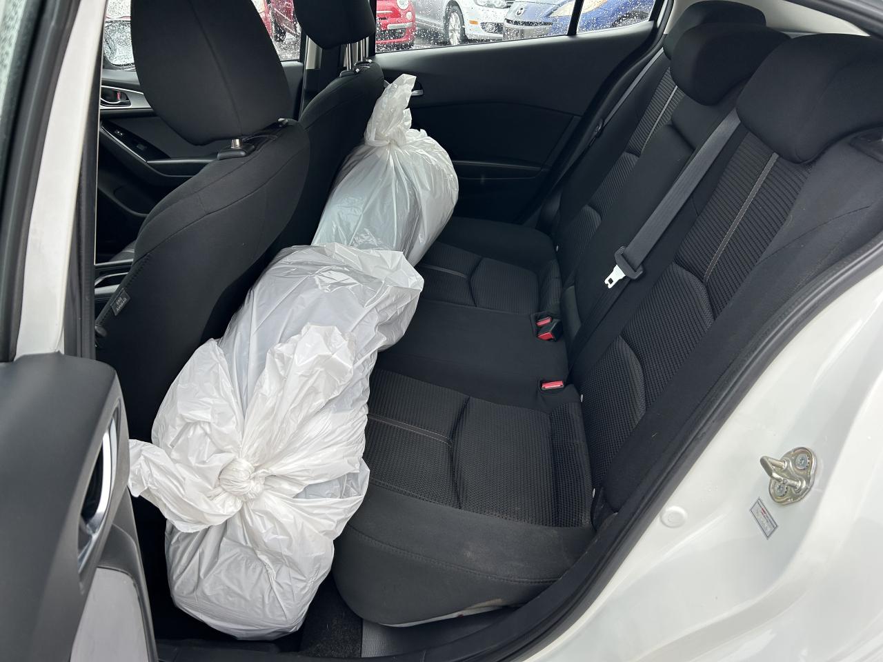 2017 Mazda Mazda3 Sport GS ONE OWNER Photo